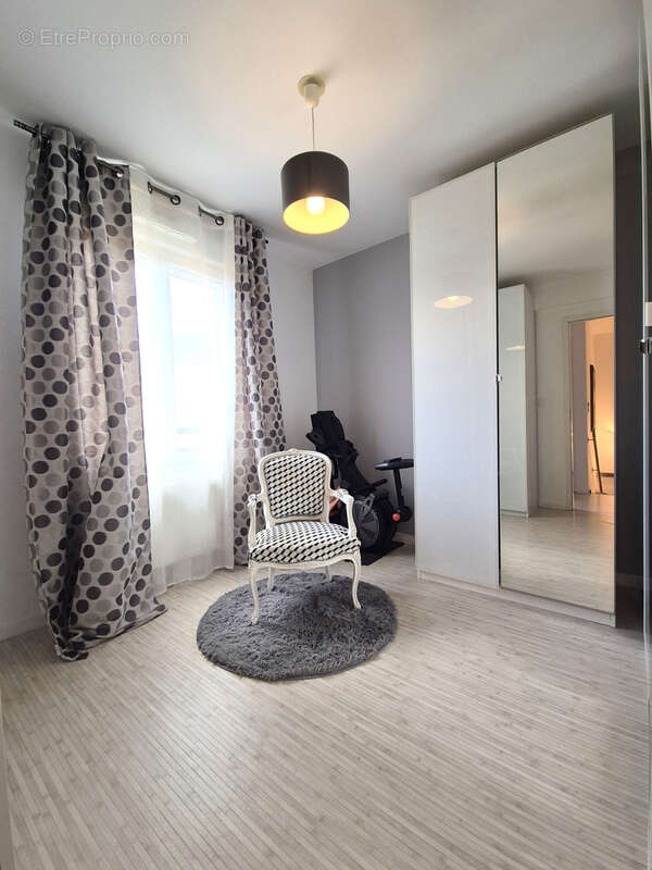 Maison à VERT-SAINT-DENIS