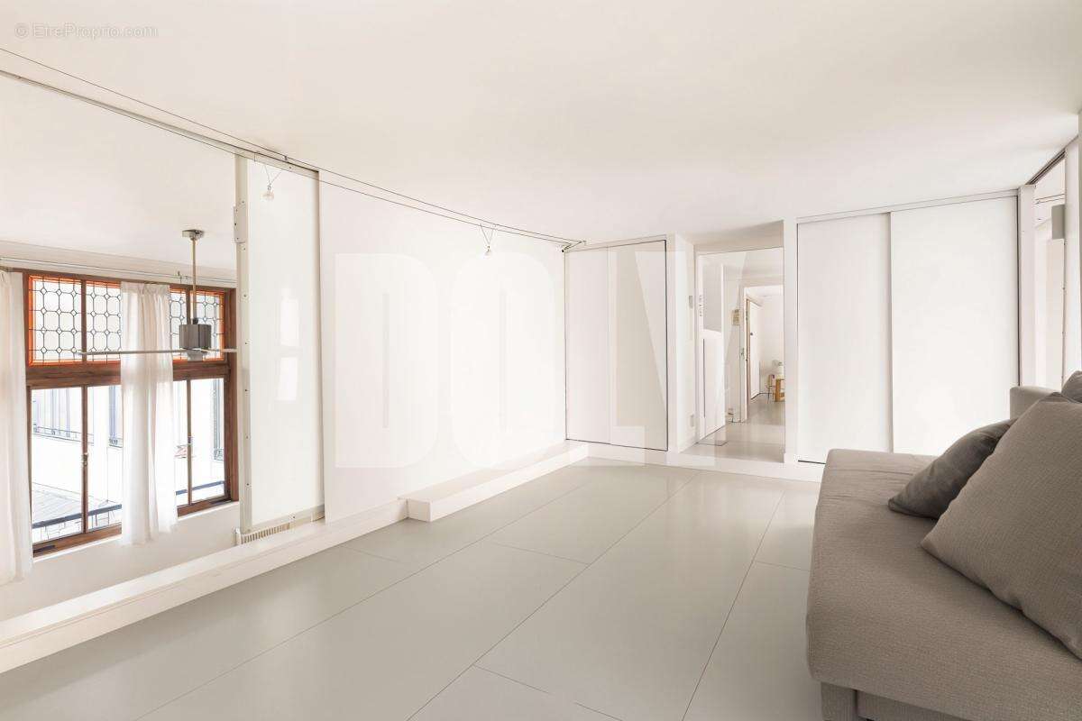 Appartement à PARIS-10E