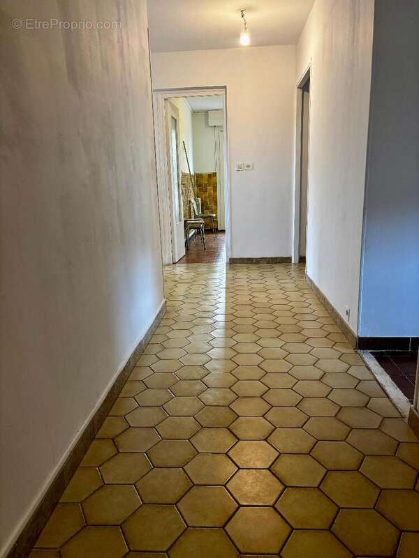   - Appartement à DRAGUIGNAN