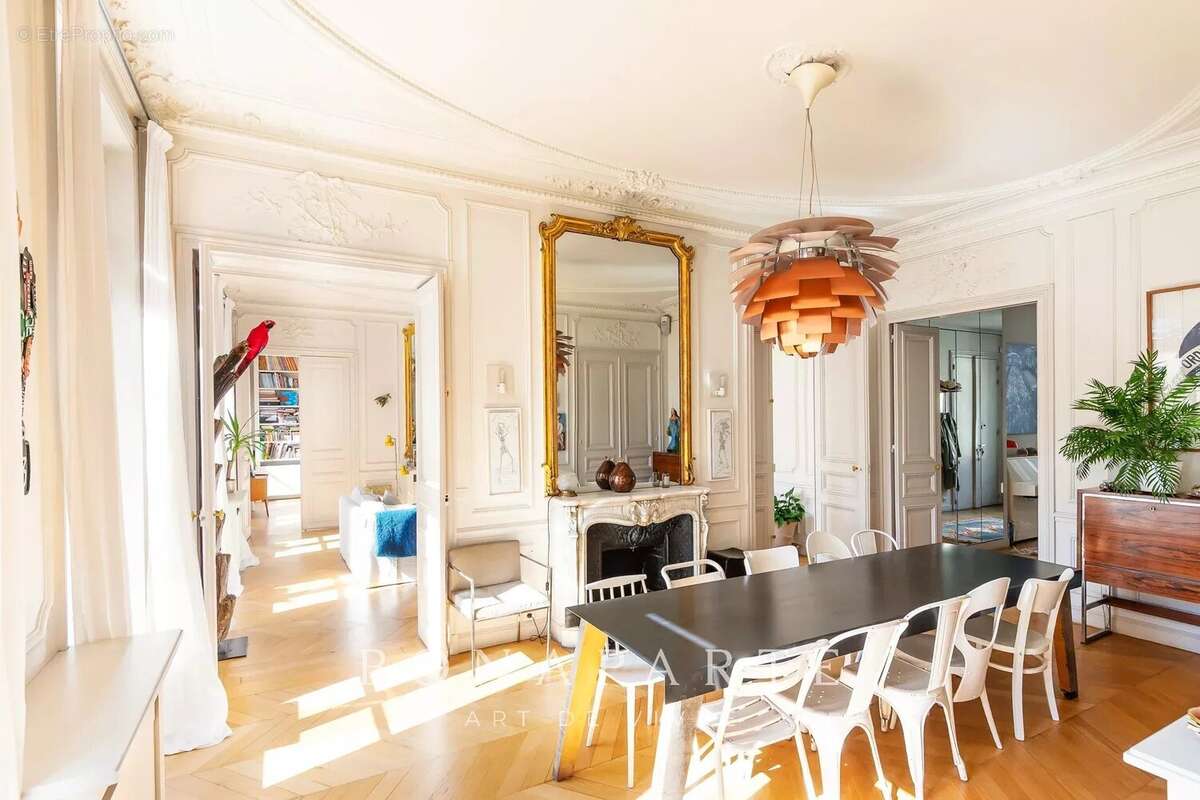 Appartement à PARIS-10E