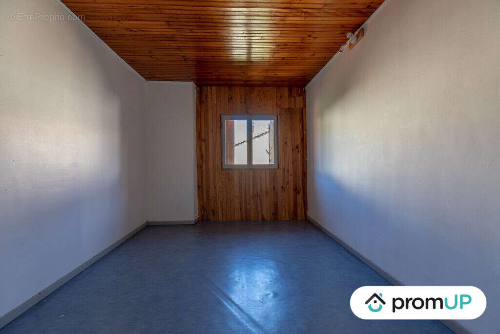 Maison à COMPS-SUR-ARTUBY