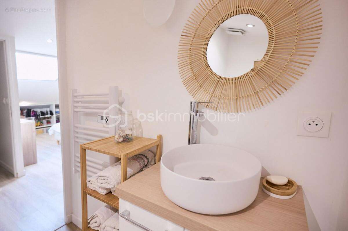 Appartement à LA VALETTE-DU-VAR