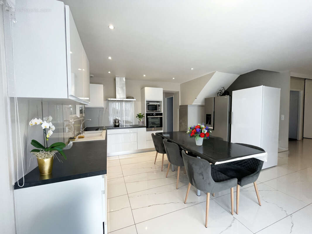 Maison à SALAISE-SUR-SANNE