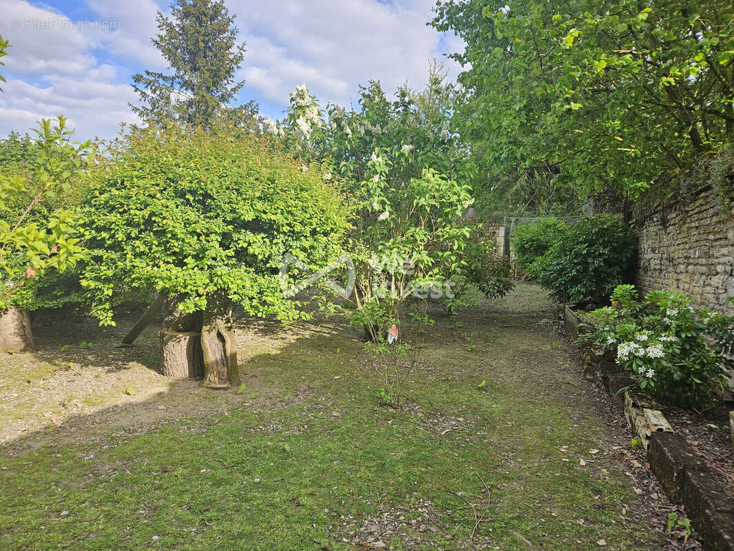 Maison à MEZIDON-CANON