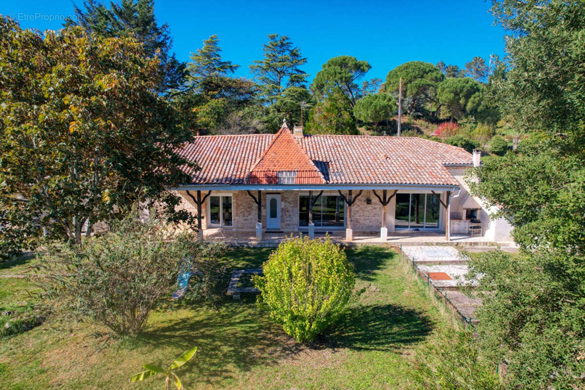 Maison de plain pied en pierre à Villeneuve /Lot - photo 5