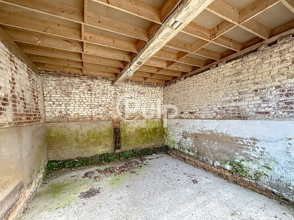 Maison à REGNAUVILLE