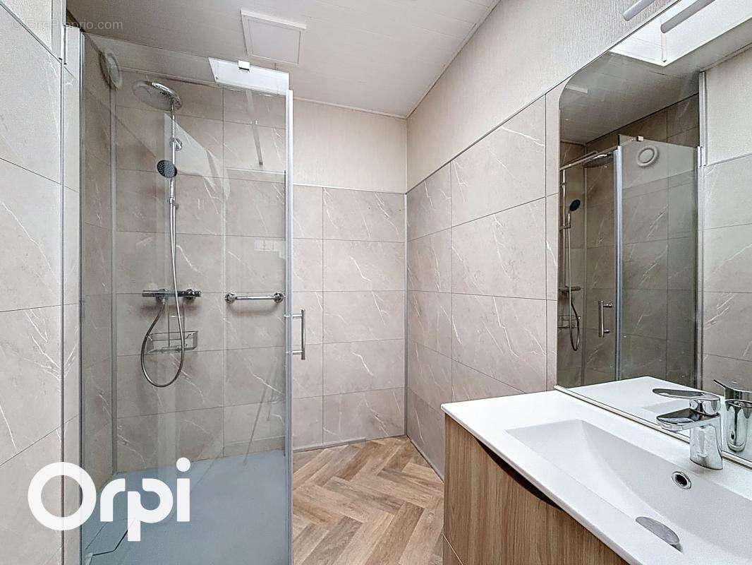 Appartement à VILLENEUVE-LOUBET