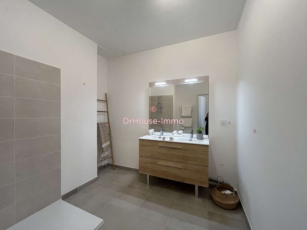 Appartement à MARSEILLE-10E