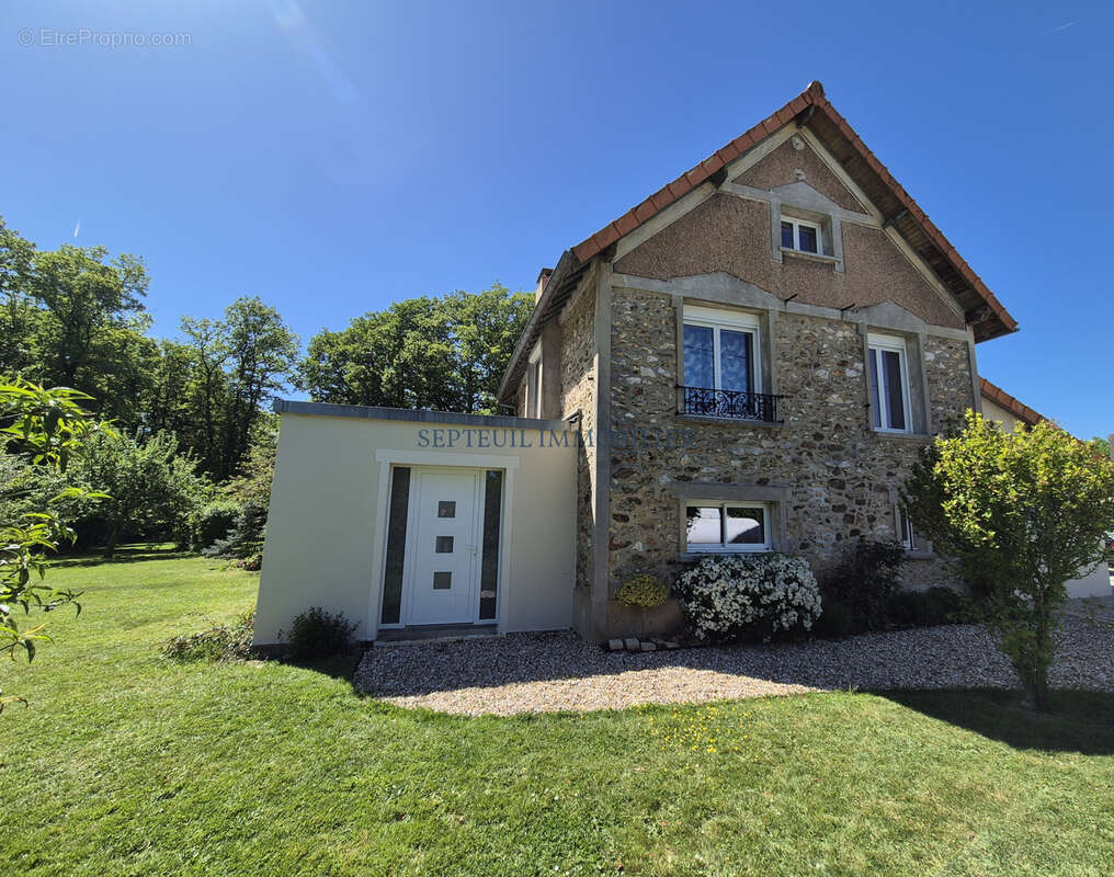 Maison à THOIRY