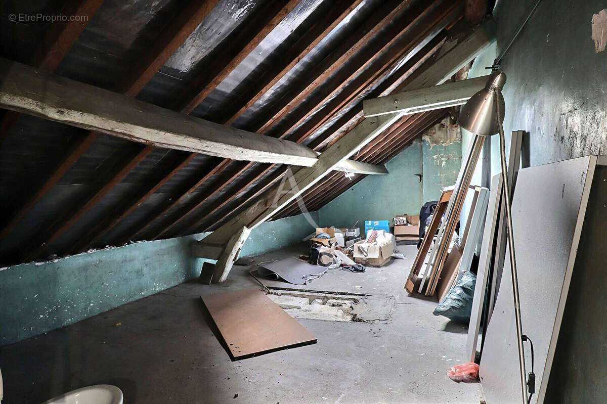 Vaste bâtisse de caractère début du XXème siècle Maisons Laffitte 10 pièce(s) 100 m2, cour intérieure, cave voutée ! - photo 5