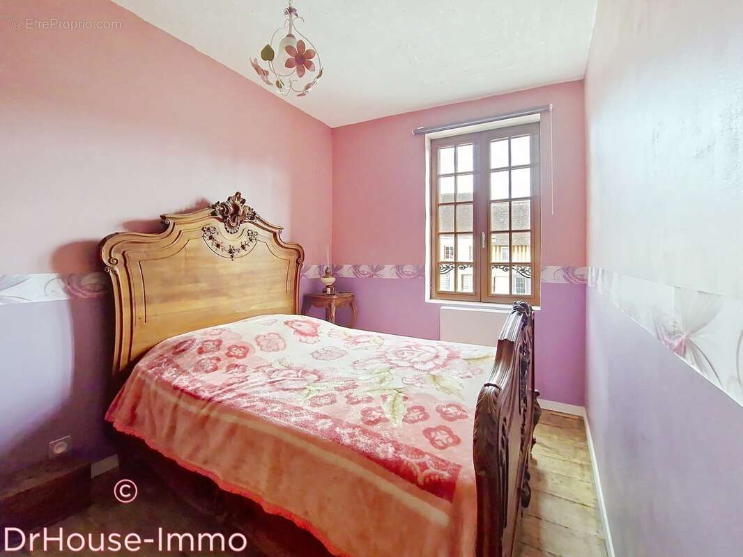 Maison à CREVECOEUR-EN-AUGE