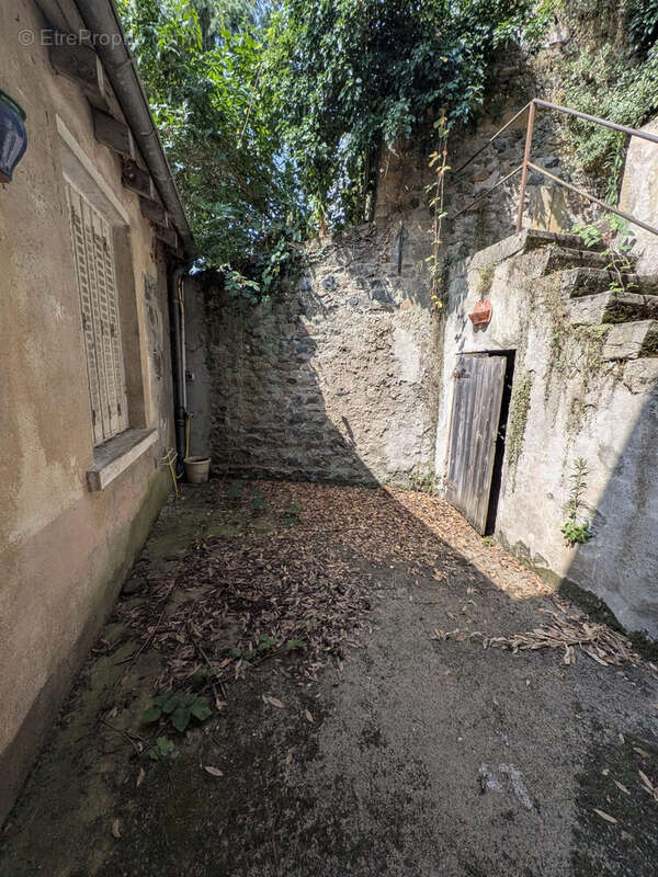 Maison à SAIN-BEL