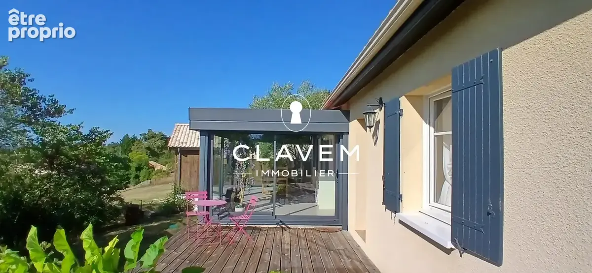 Photo Maison à Saint-Romain-La-Virvee au prix de 270 000€