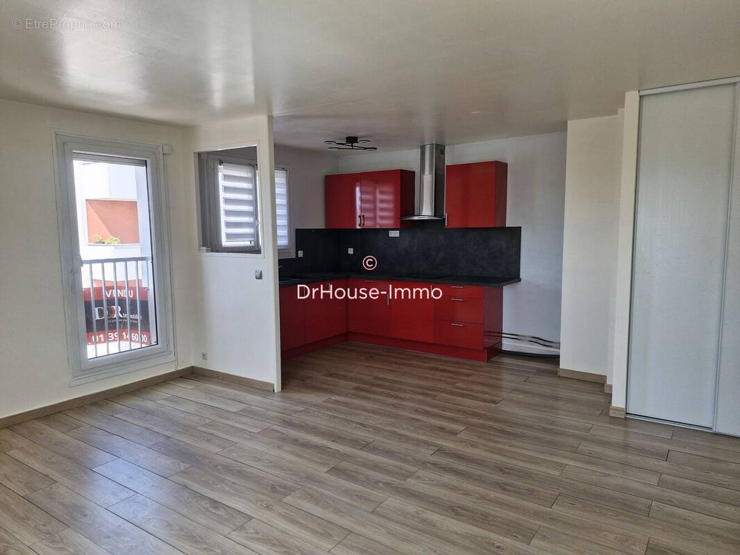 Appartement 63 m² à Sartrouville  - photo 1