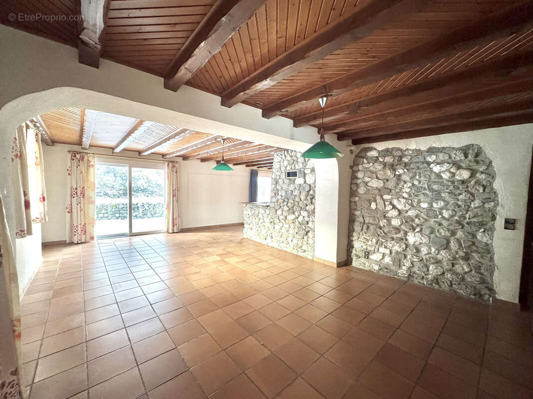 Maison à ALLONZIER-LA-CAILLE