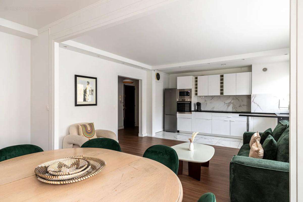 Appartement à PARIS-10E