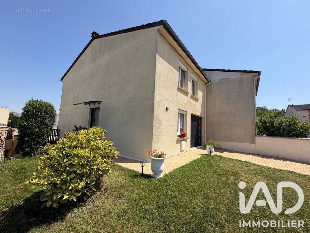 Photo 1 - Maison à CORMONTREUIL