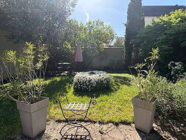 Maison à BRY-SUR-MARNE