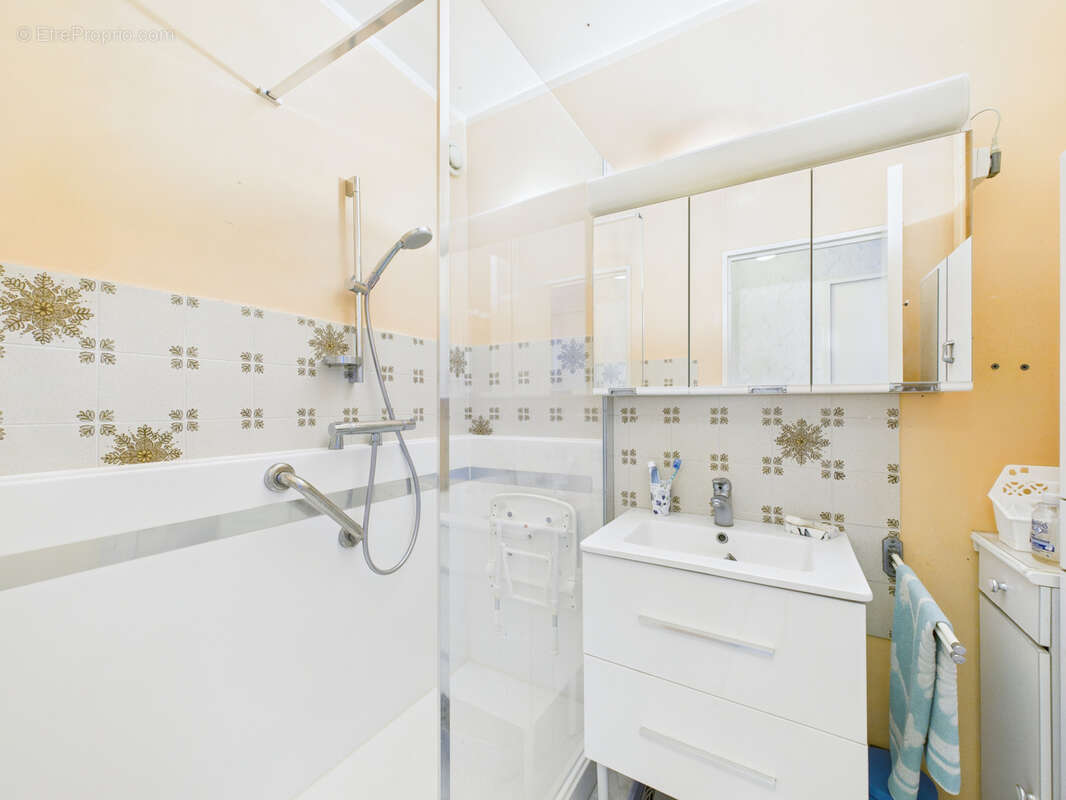 Appartement à SARTROUVILLE