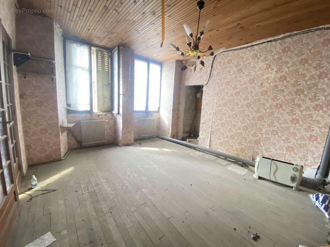 Maison 150 m² à Saint-Remy-Blanzy  - photo 6
