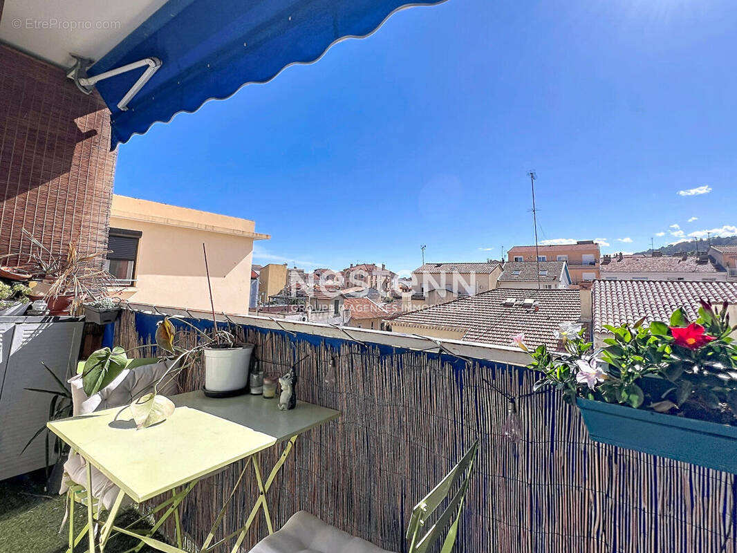 Appartement à VALLAURIS