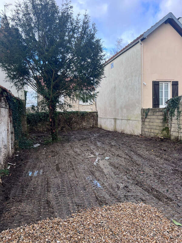 Maison à SAINT-NOM-LA-BRETECHE