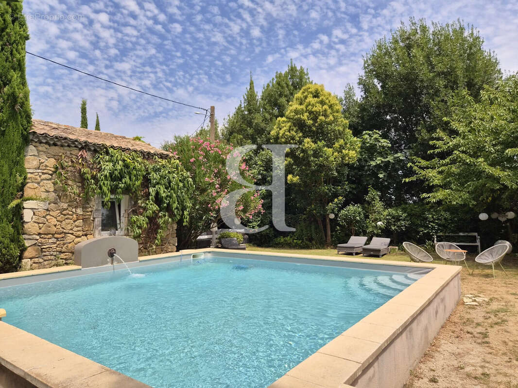 Maison 288 m² à Suze-La-Rousse  - photo 2