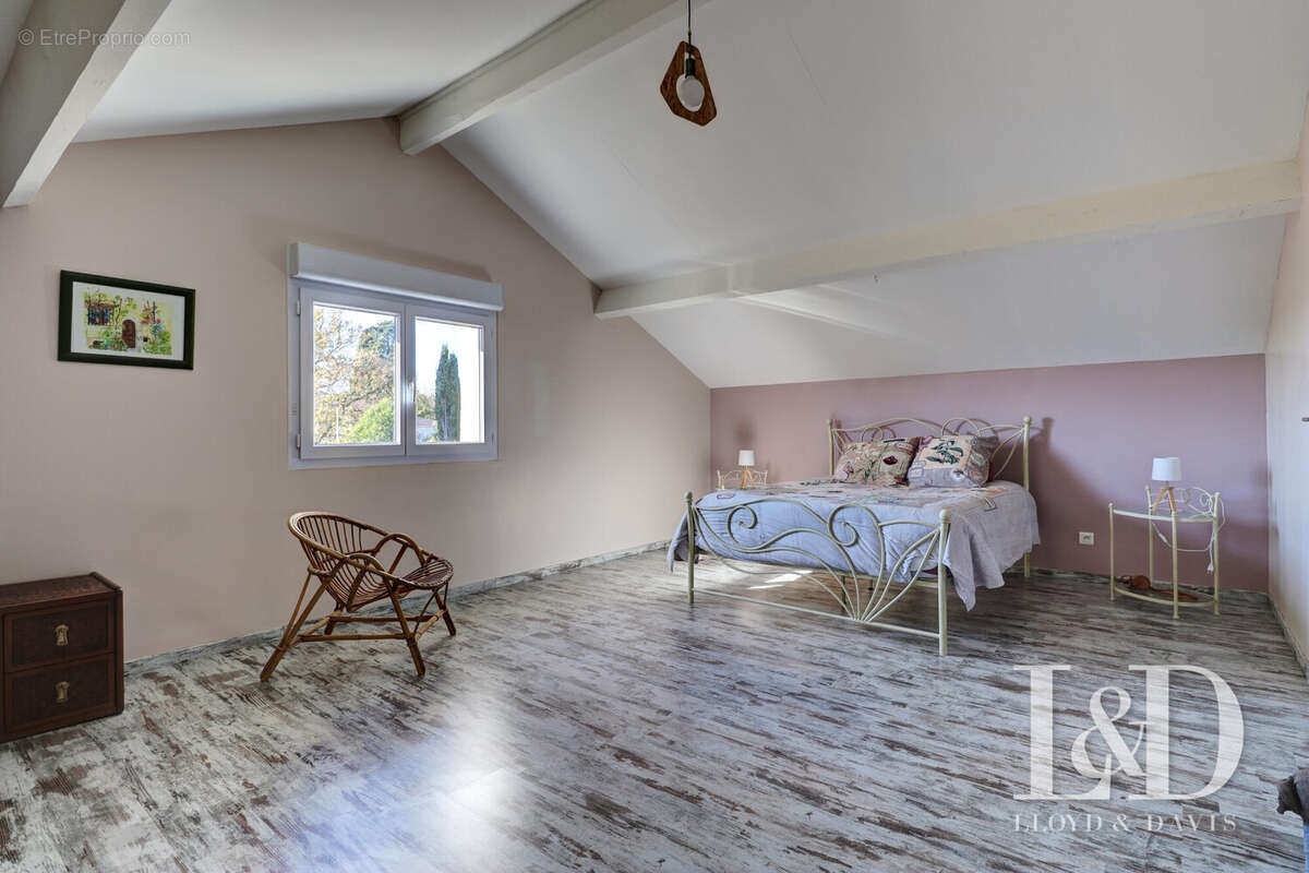 Maison à VEZENOBRES