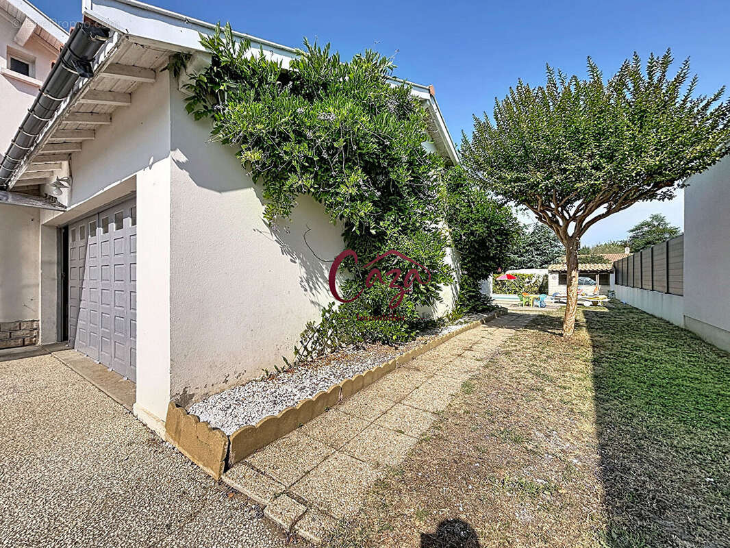 Maison familiale 5 chambres avec piscine, garage et grand jardin à Saint-Loubès - photo 12