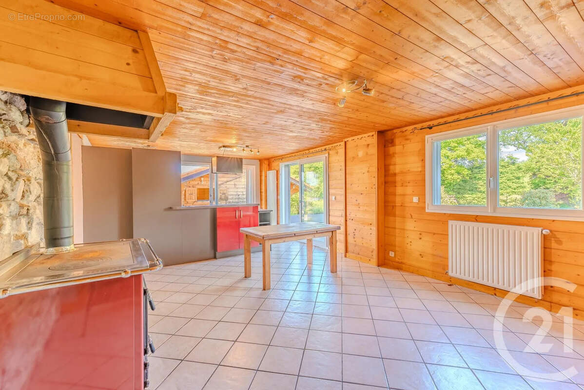 Maison à SAINT-PAUL-EN-CHABLAIS
