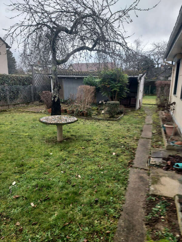 Maison à SAINT-PRYVE-SAINT-MESMIN