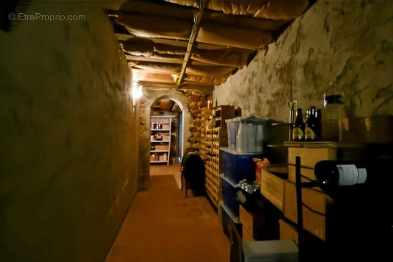 Maison à VALLON-EN-SULLY