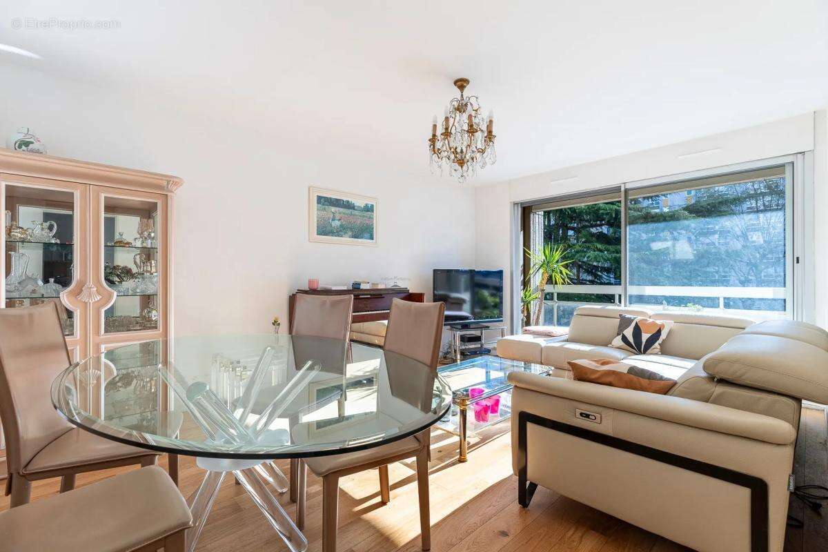 Appartement à PARIS-19E