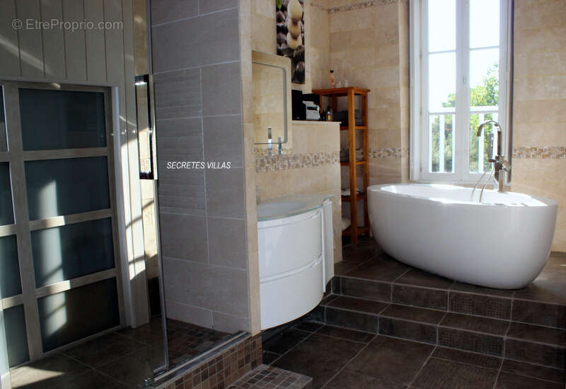 Maison à FARGUES-SAINT-HILAIRE