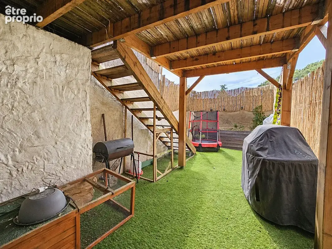 Maison de village Type 4 terrasse - jardinet et garage - AURIOL - photo 4