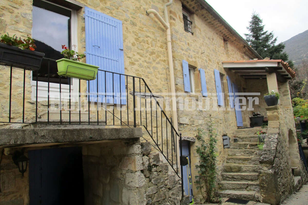 Maison à CHAUDEBONNE