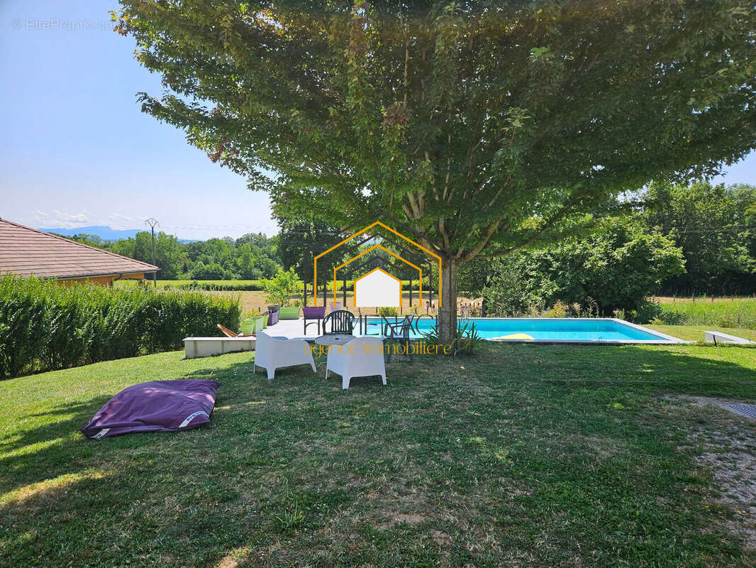 Maison à LA TOUR-DU-PIN