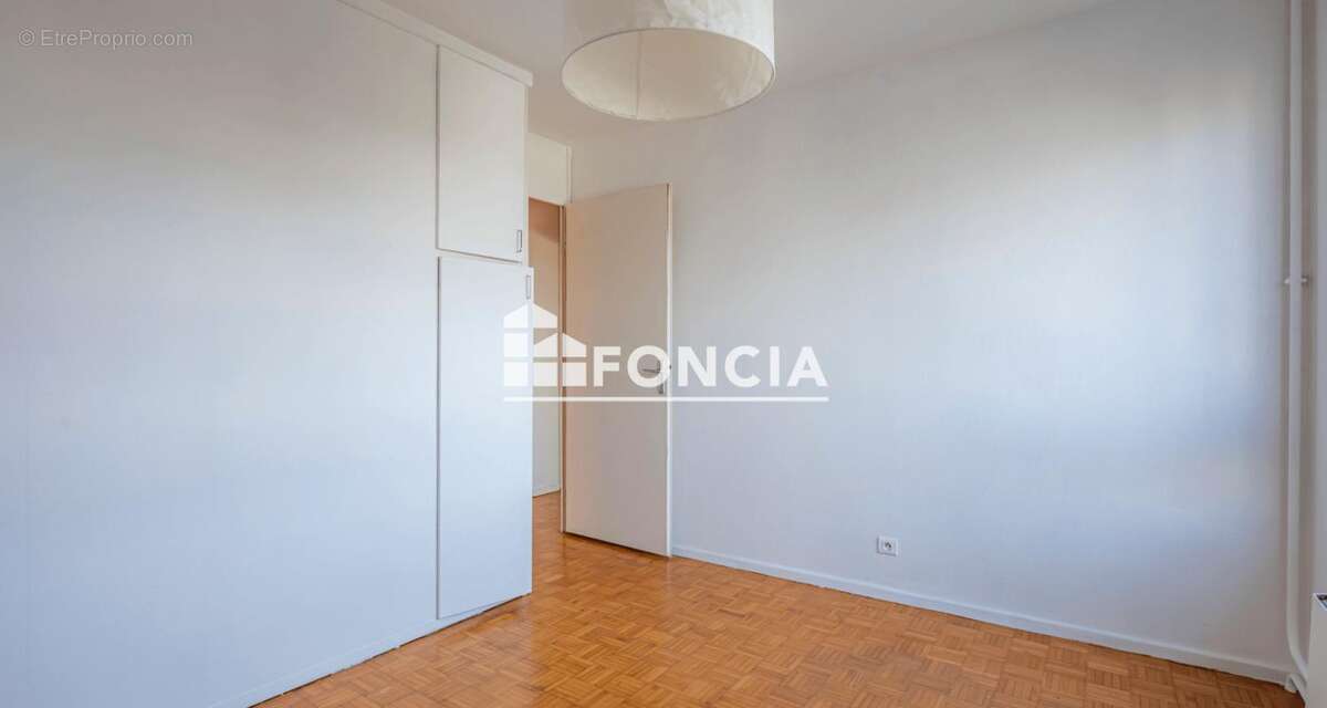 Appartement à PIERRE-BENITE