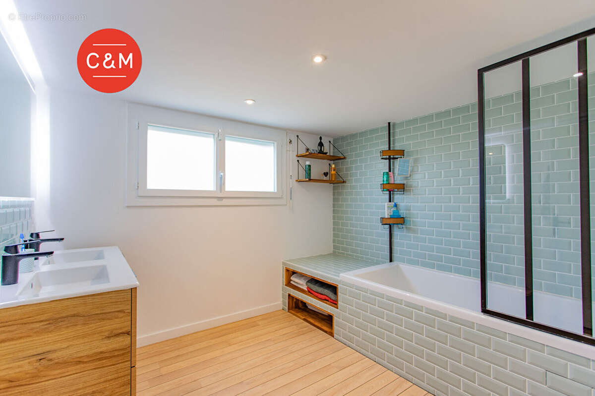 Maison à BOUGUENAIS