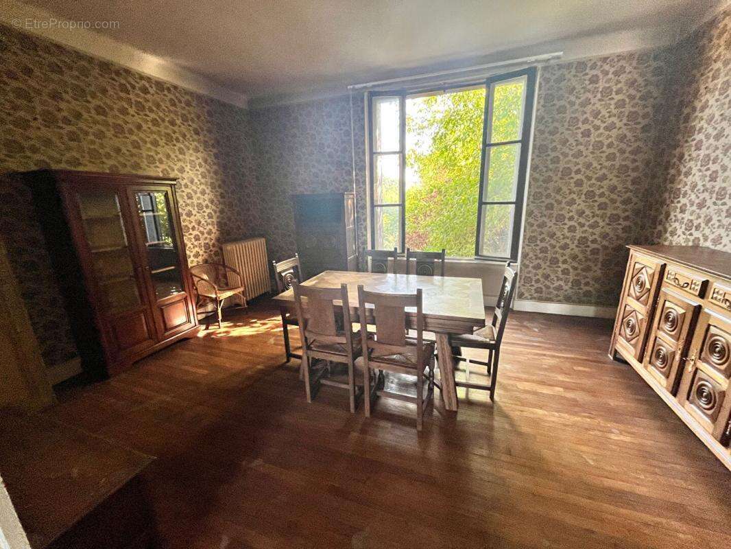 Maison à YZEURE