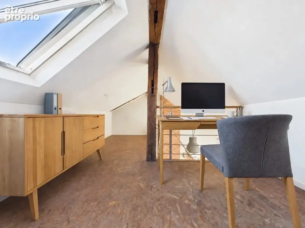 Nantes hypercentre - Appartement de caractère au dernier étage - photo 9