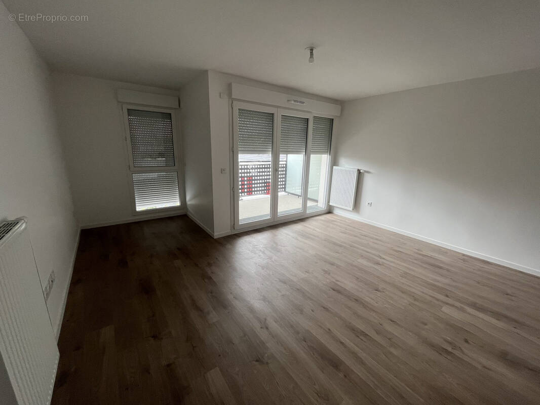 Appartement à PARAY-VIEILLE-POSTE