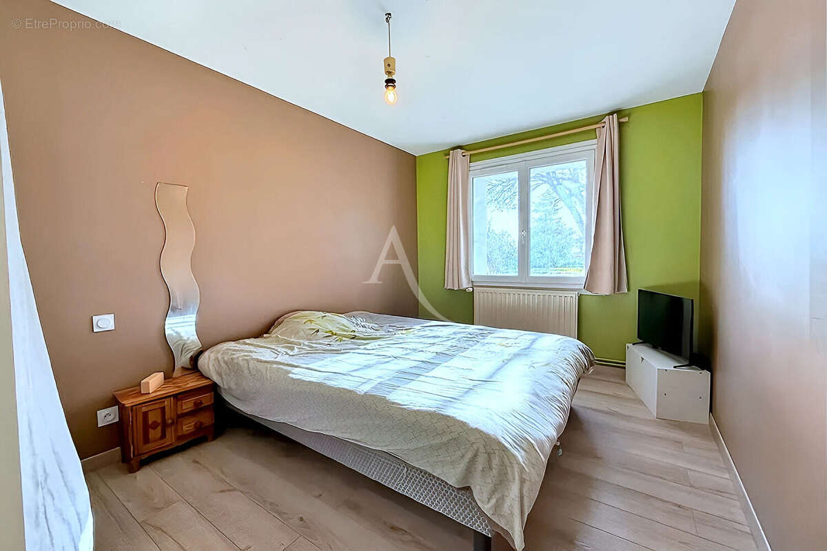 Maison à CHAMPAGNE-LES-MARAIS