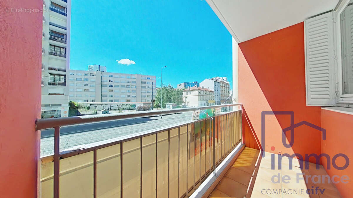 Appartement à SAINT-ETIENNE