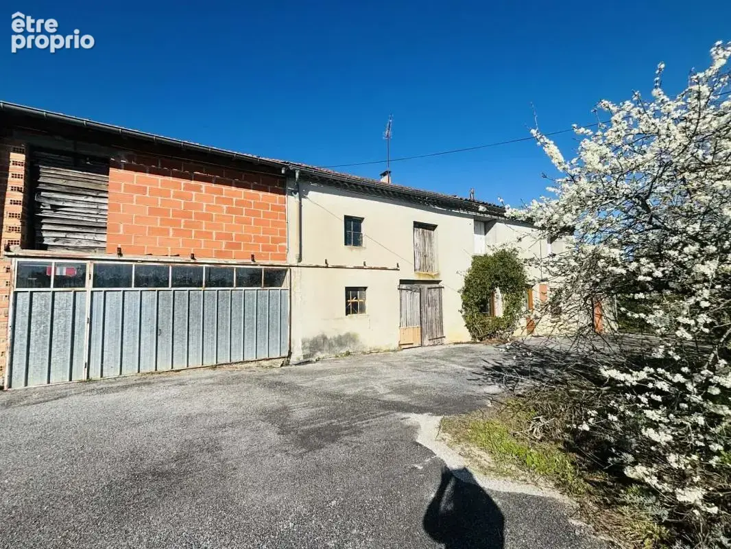 Corps de ferme - annexes - 30 hectares - photo 11