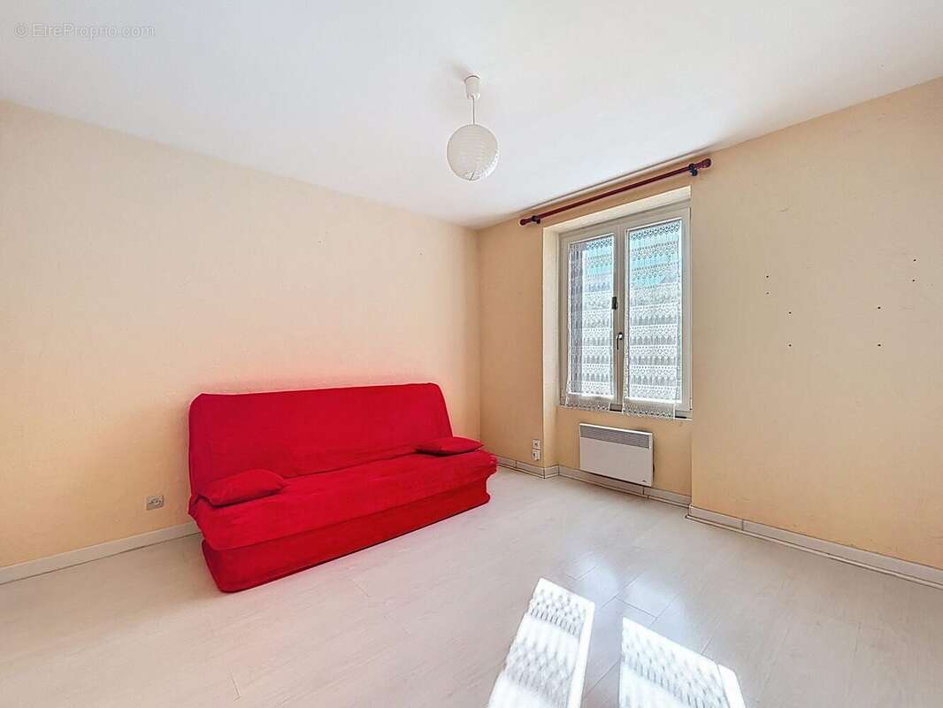 Maison à SAINT-SULPICE-DE-POMMERAY