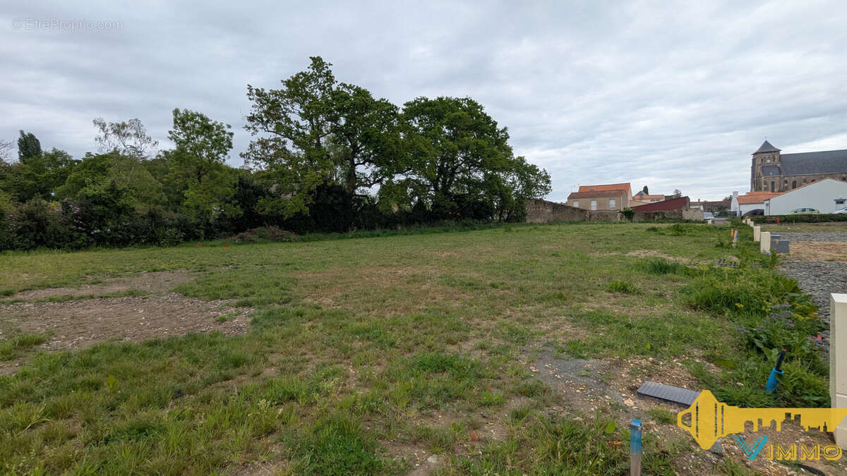 Terrain à PAULX