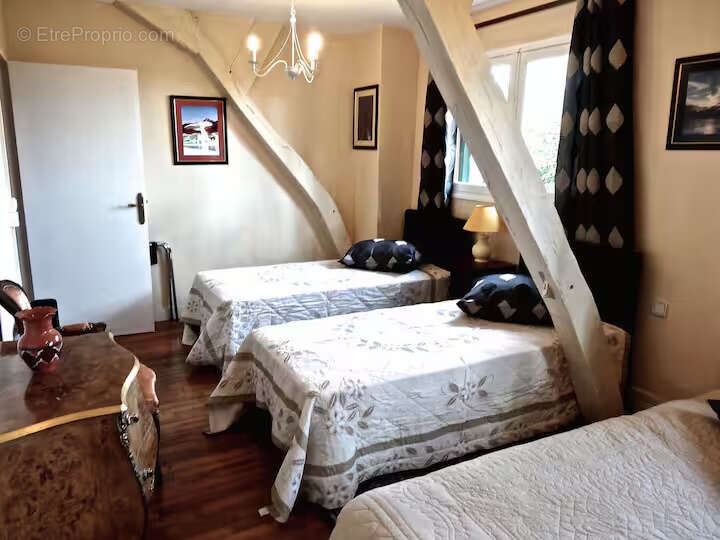 Maison à TOURNON-SAINT-PIERRE