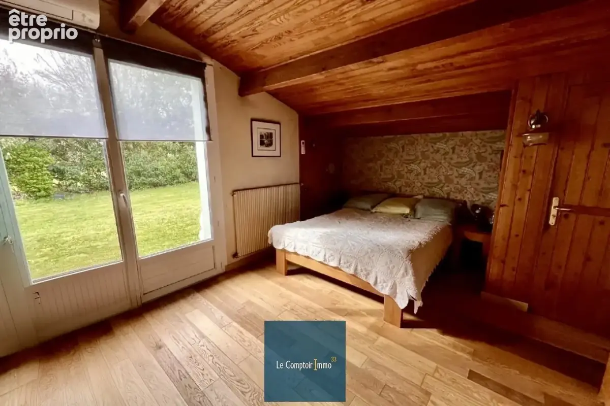 Maison familiale de plain-pied avec grand jardin sur SAINT-LOUBES - photo 8