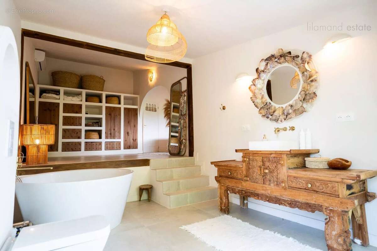 Guadeloupe - villa meublee - 8 pieces - photo 16